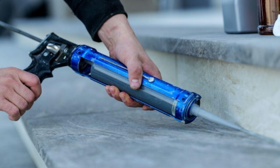 EVO-STIK How to pick right sealant teaser image