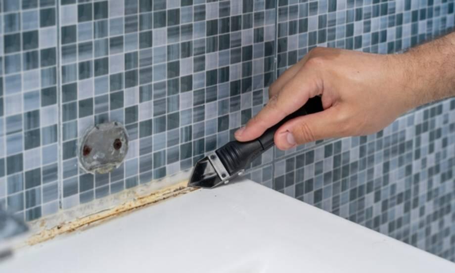 EVO-STIK How to prepare surface lasting sealant job teaser image